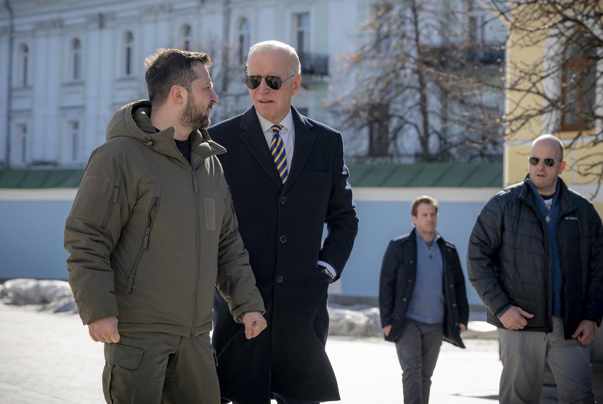 Biden en visita a Ucrania anuncia 500 millones de dólares en ayuda militar