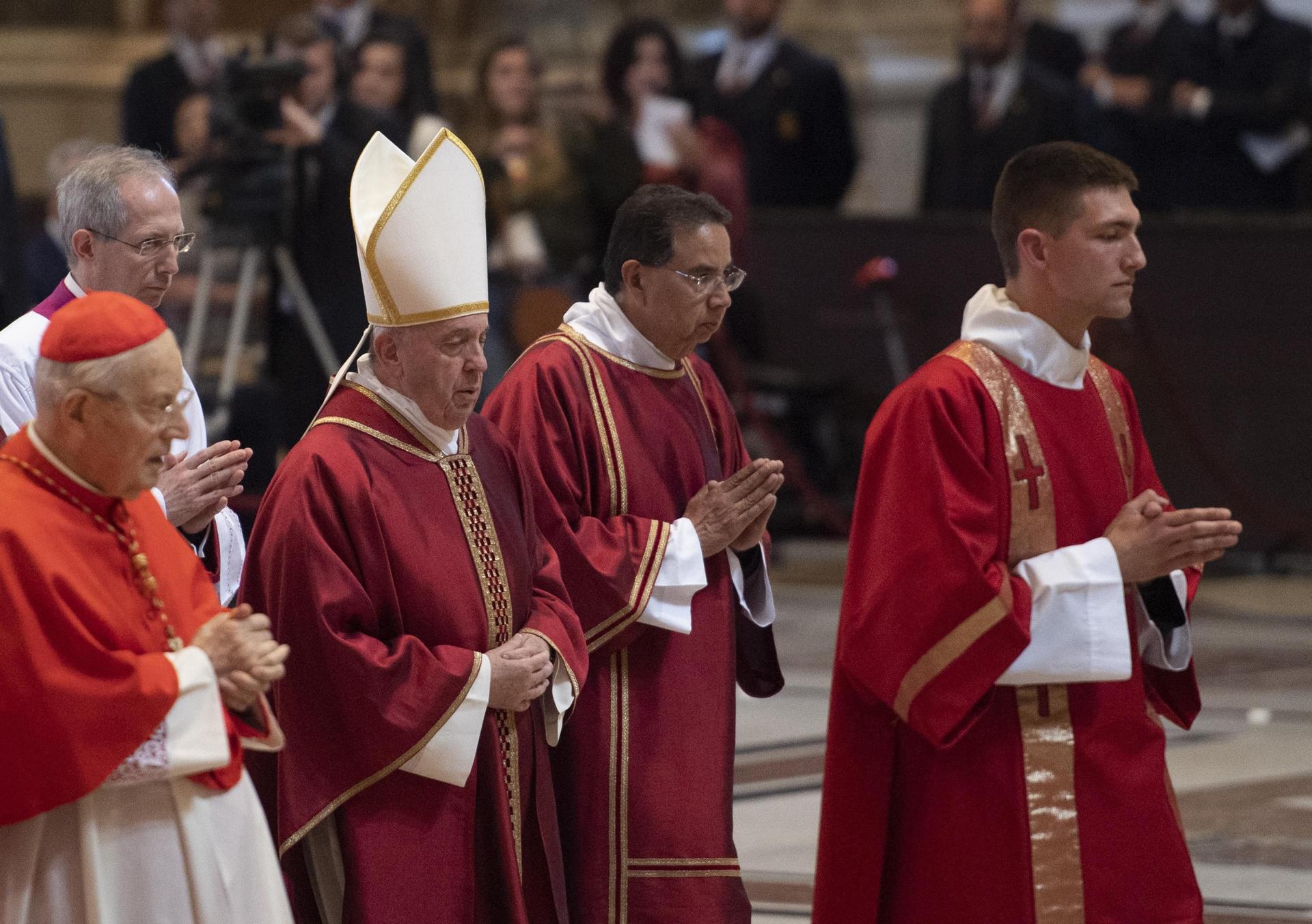 El Papa establece que todo bien comprado por la Curia es de la Santa Sede