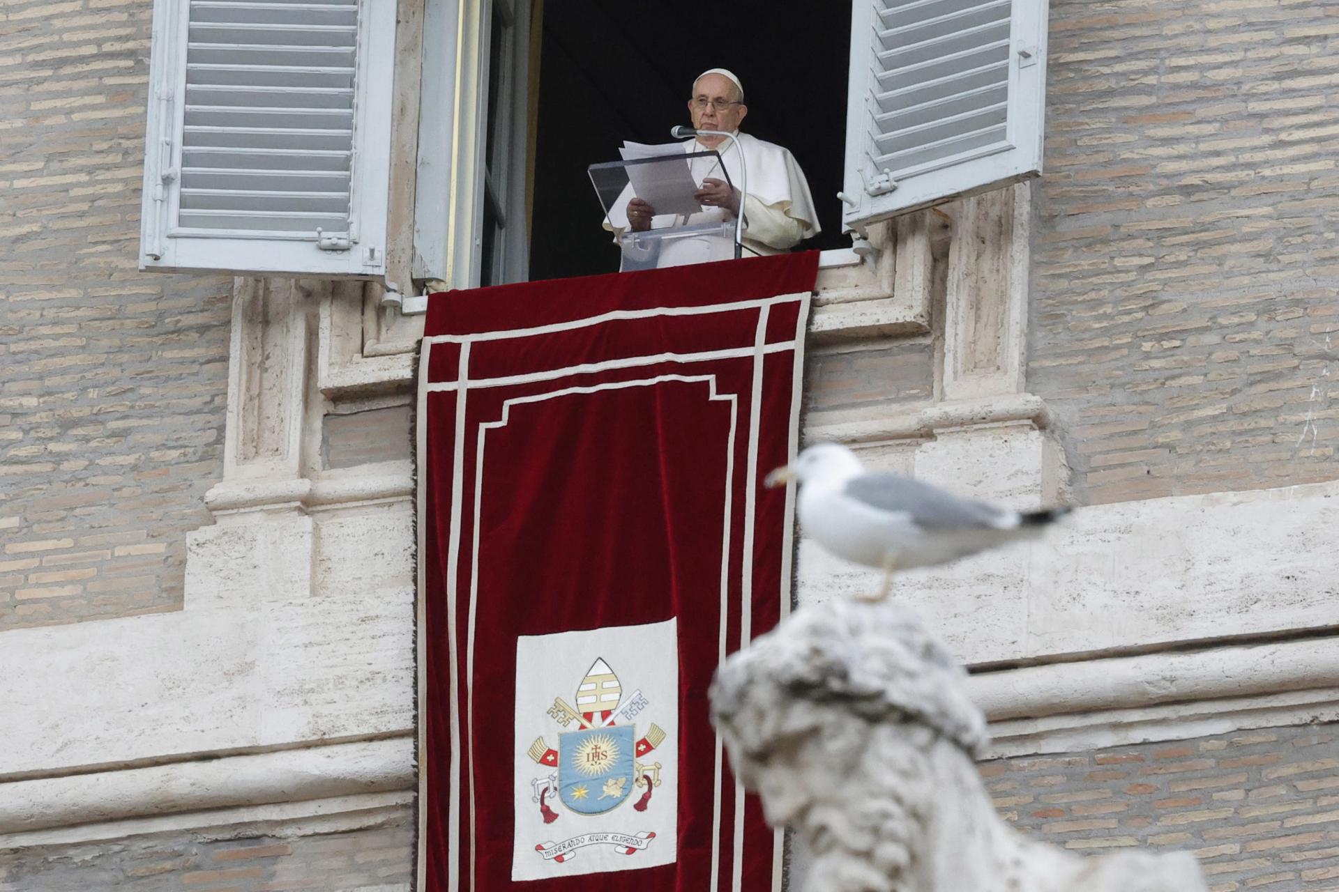 El Papa pide rezar por los más de 40 migrantes muertos en la costa de Italia