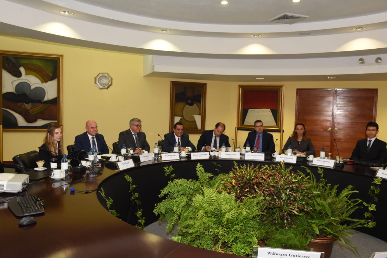 FMI: Recuperar confianza del sector privado es esencial