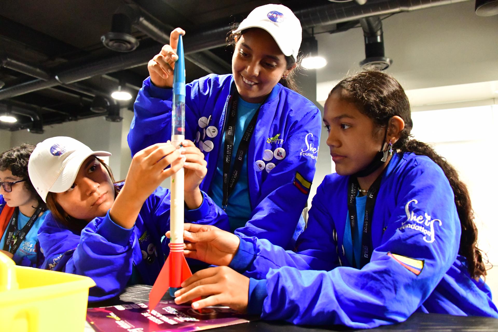 Pequeñas genios de Latinoamérica confirman que la ciencia también es cosa de niñas