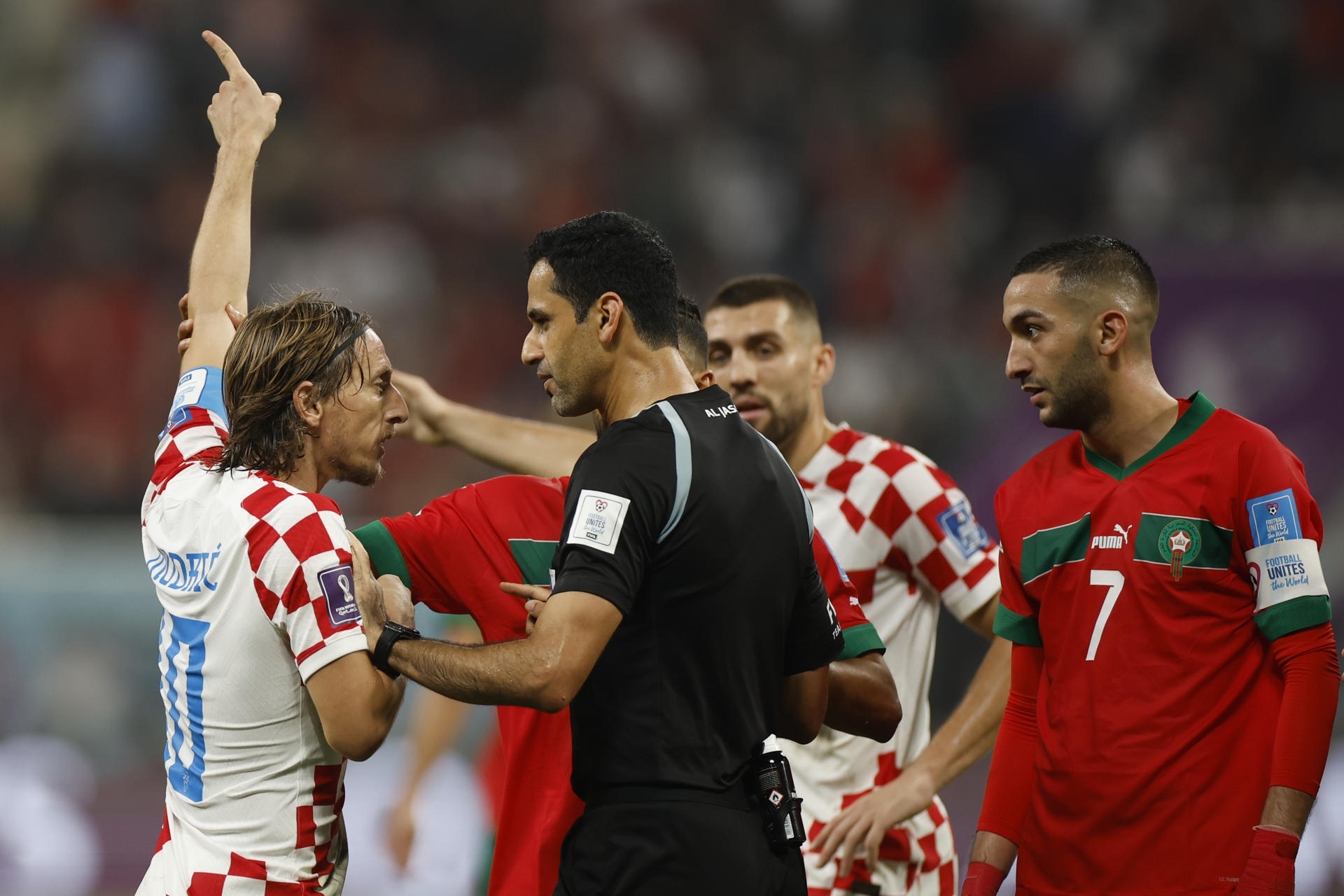 Modric dona la camiseta firmada del Mundial a los damnificados del terremoto