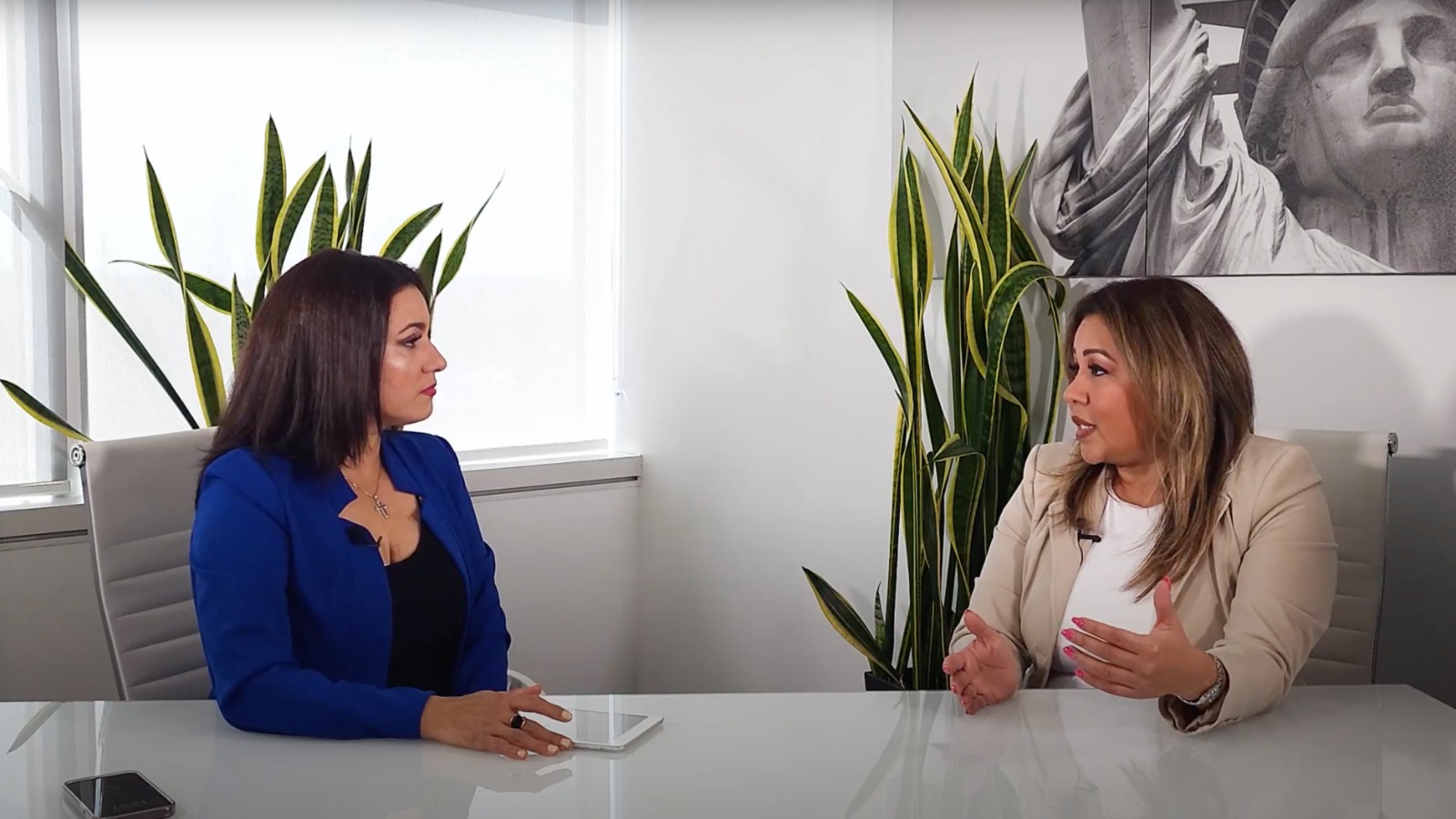 Samantha Lugo estrena Hispanic Conexion, el podcast que abordará la migración con enfoque de derechos humanos