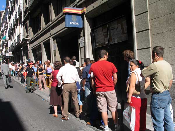 Solicitantes de asilo en España recibirán resolución desfavorable