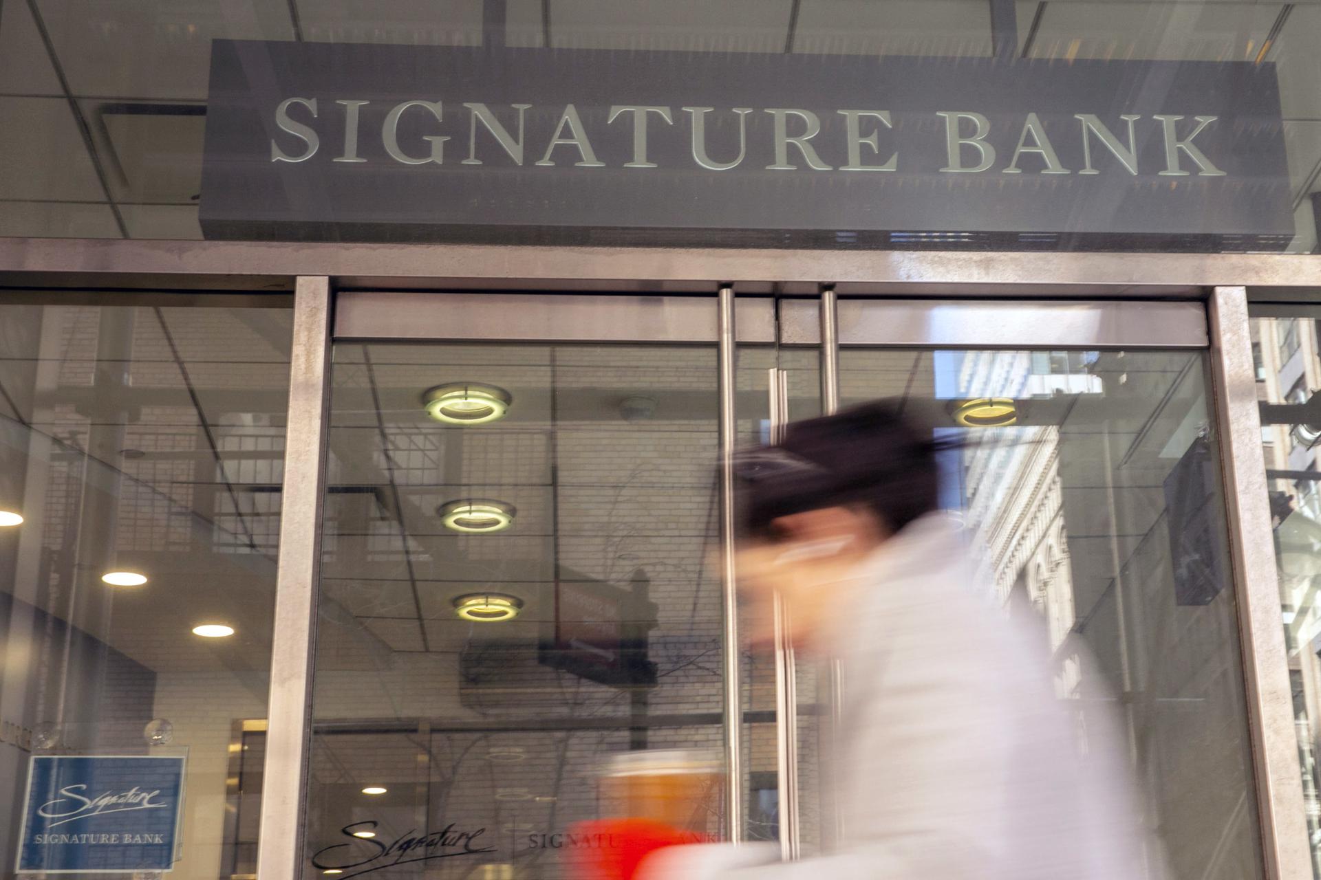 Un banco estadounidense compra la mayoría del Signature Bank tras su colapso