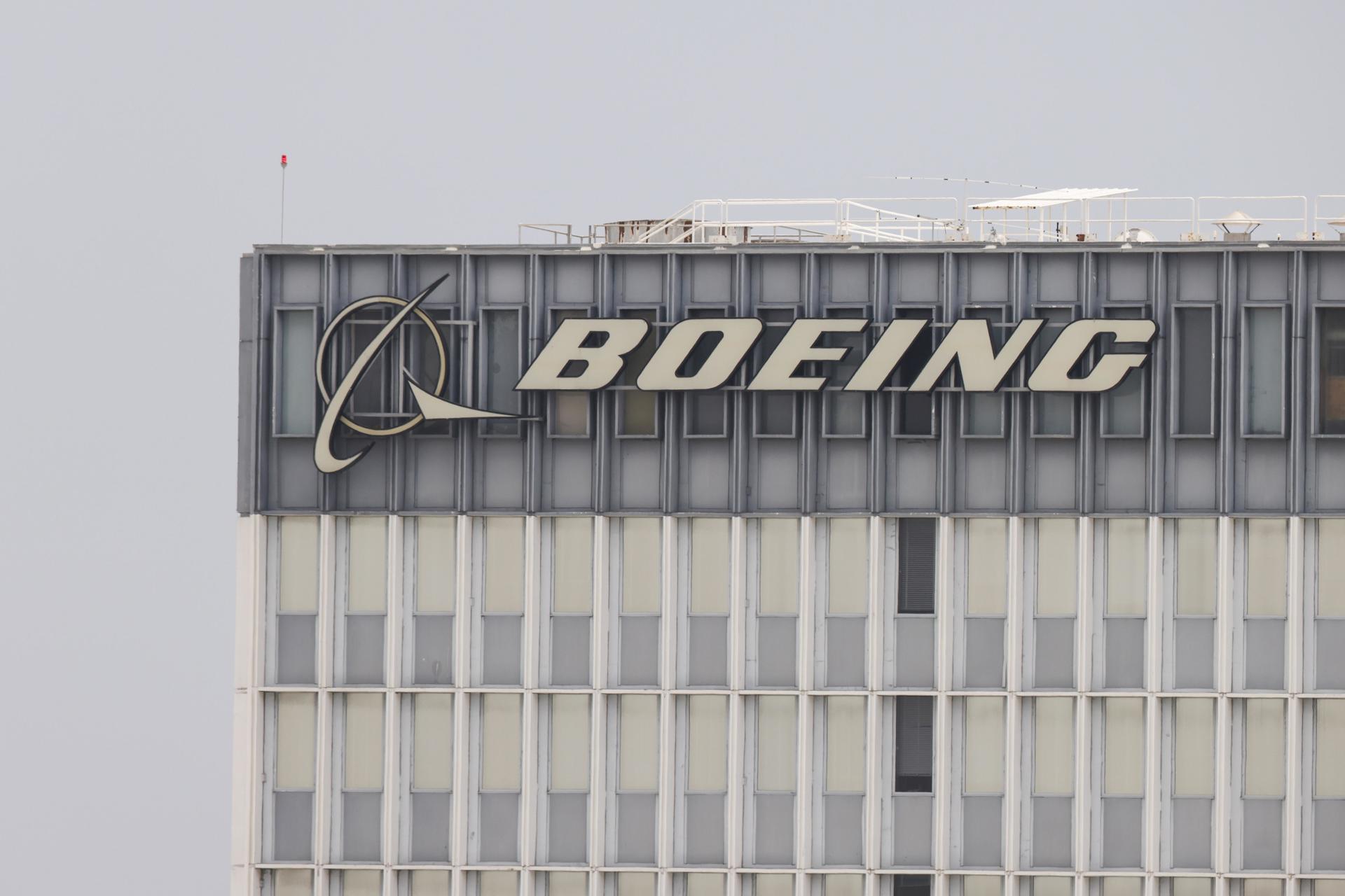 EE.UU. ordena revisar 2.612 aviones de Boeing por problemas con sus máscaras de oxígeno