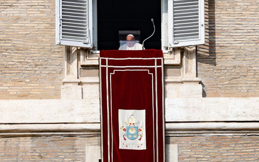 El papa pregunta: «¿Habéis rezado por Valencia?, ¿habéis pensando en dar alguna ayuda?»