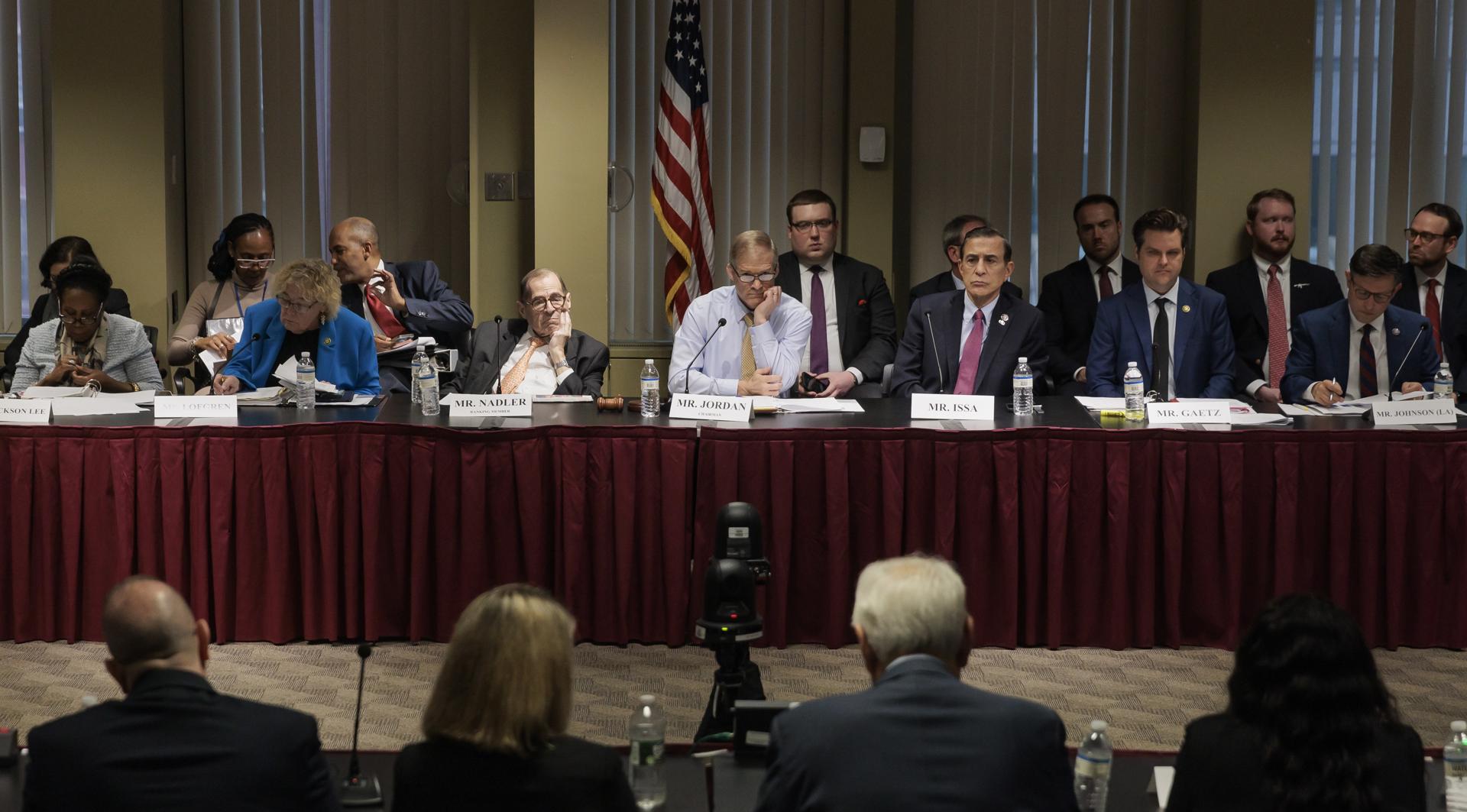 Un debate por inseguridad en Nueva York deriva en una pelea partidista sobre Trump