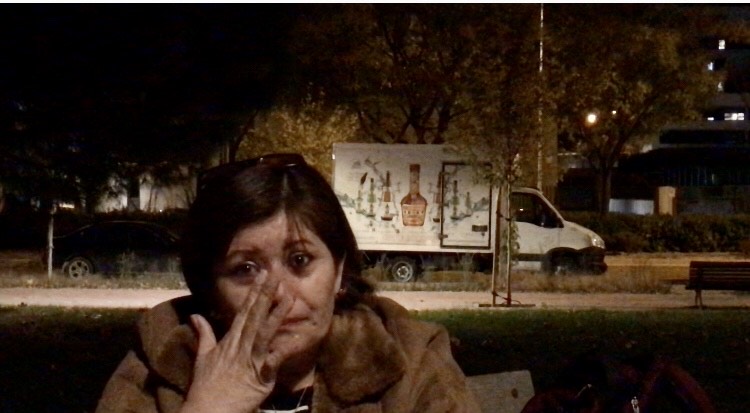 Madre de agente asesinado denuncia asedio policial