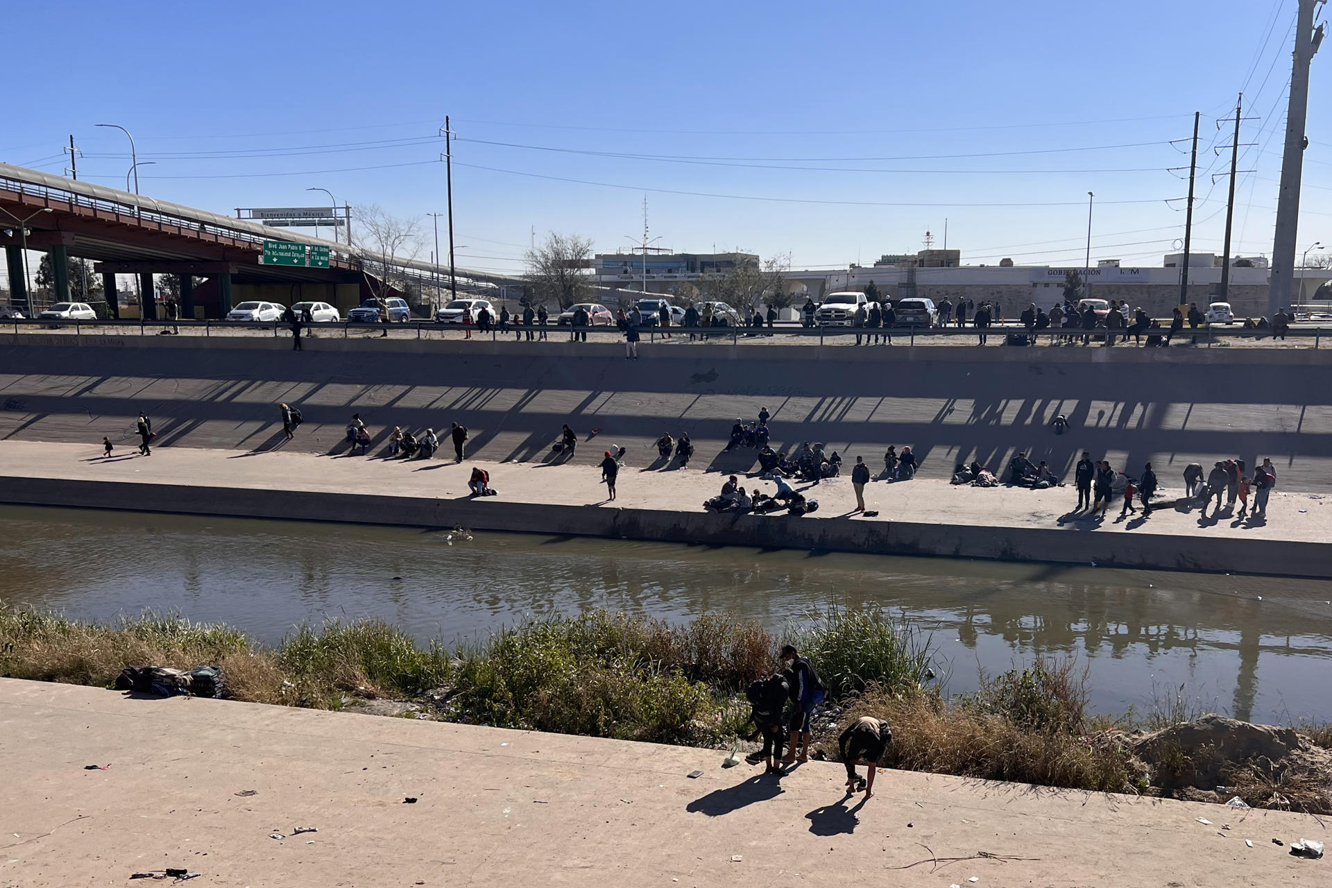 Las detenciones de migrantes en la frontera sur de EE.UU. aumentan un 25 % en marzo