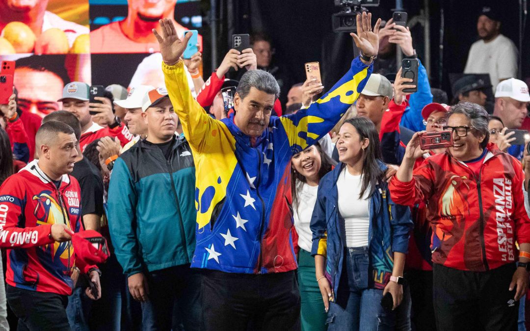 La comunidad internacional debe actuar ante el “descarado fraude electoral” en Venezuela, dicen analistas