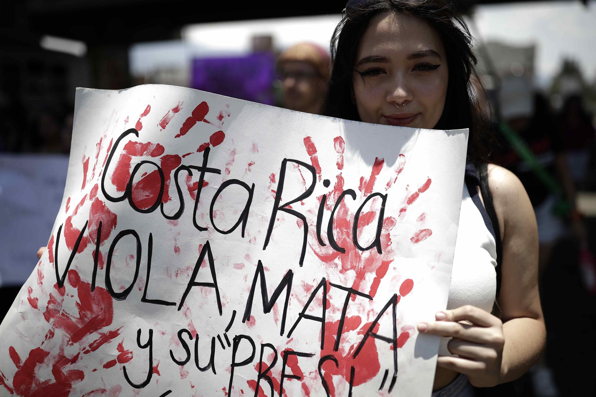 Activistas piden declarar emergencia por la violencia a las mujeres en Costa Rica