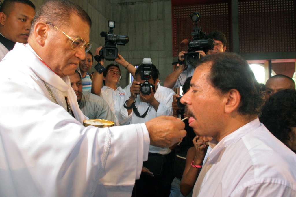 Daniel Ortega, “el católico”: quiso ser sacerdote, gobernó como ateo y ahora persigue a la Iglesia