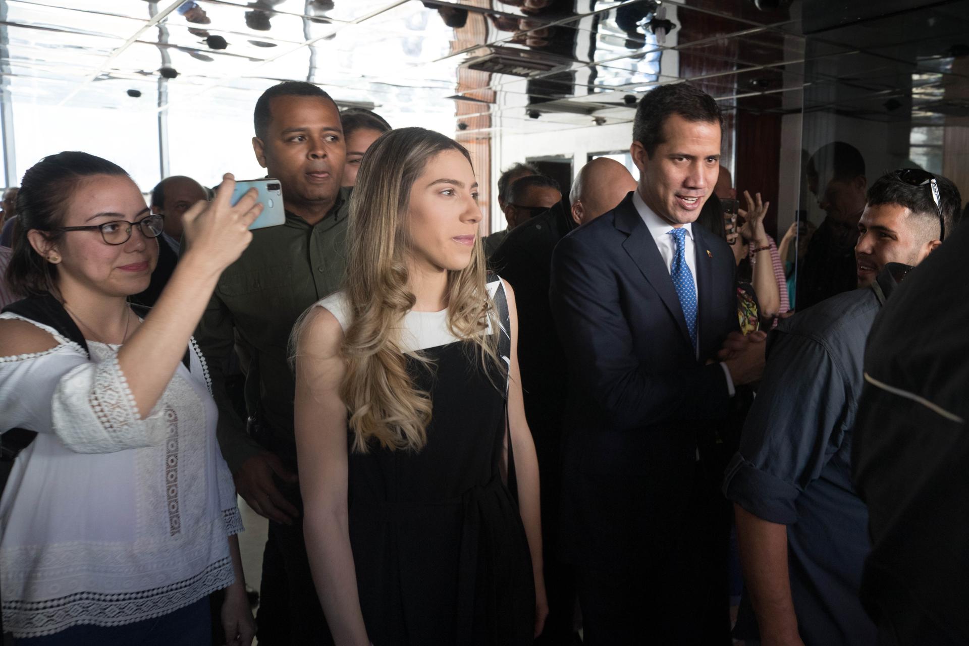 La familia de Juan Guaidó también llegó a EE.UU. desde Colombia