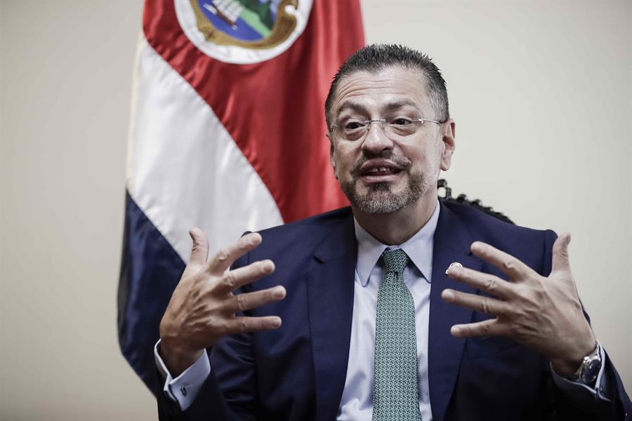 Chaves destaca economía y lamenta penetración del narcotráfico en Costa Rica