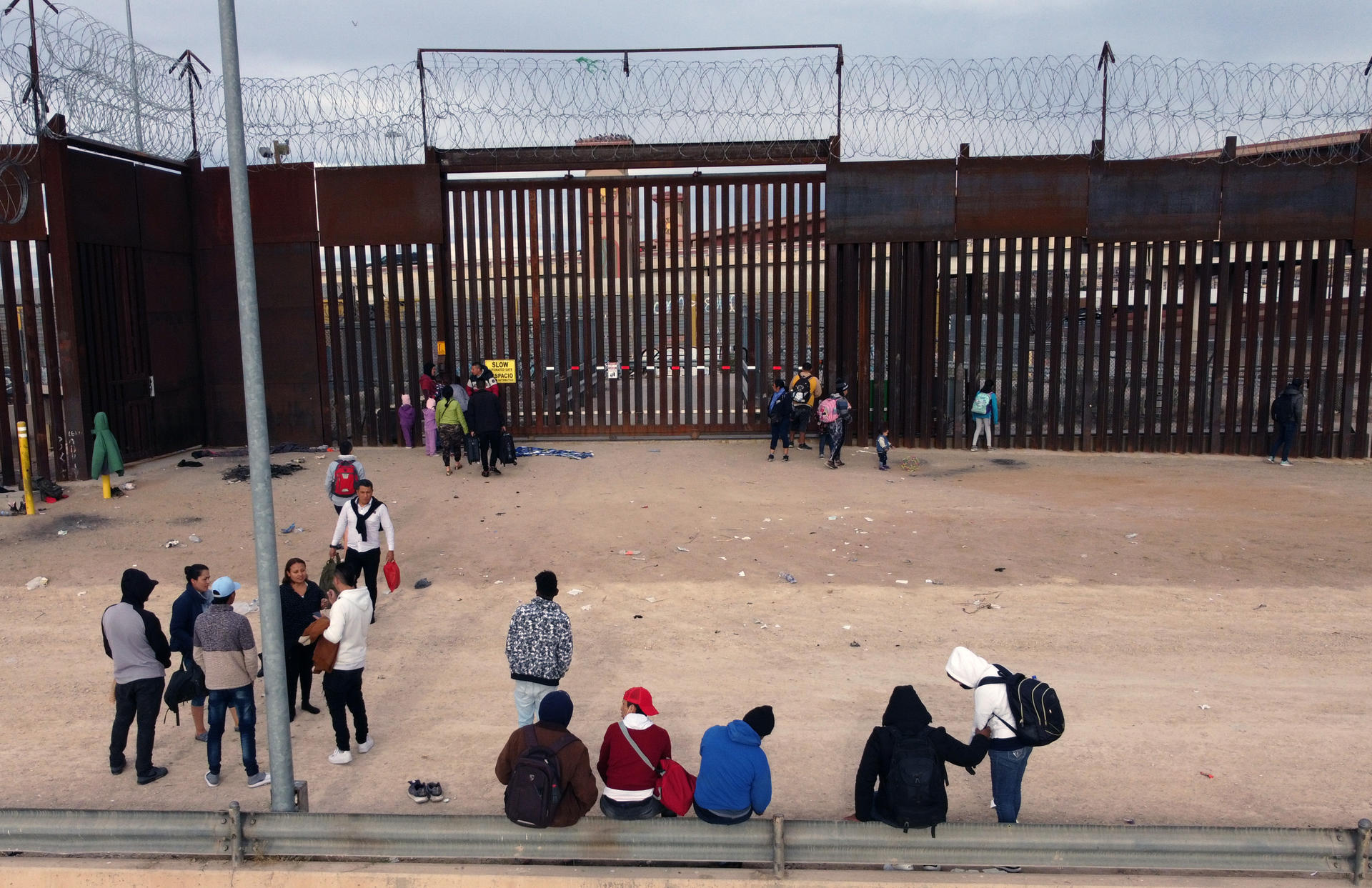 EE.UU. aumentará los operativos de procesamiento y las devoluciones en caliente de migrantes