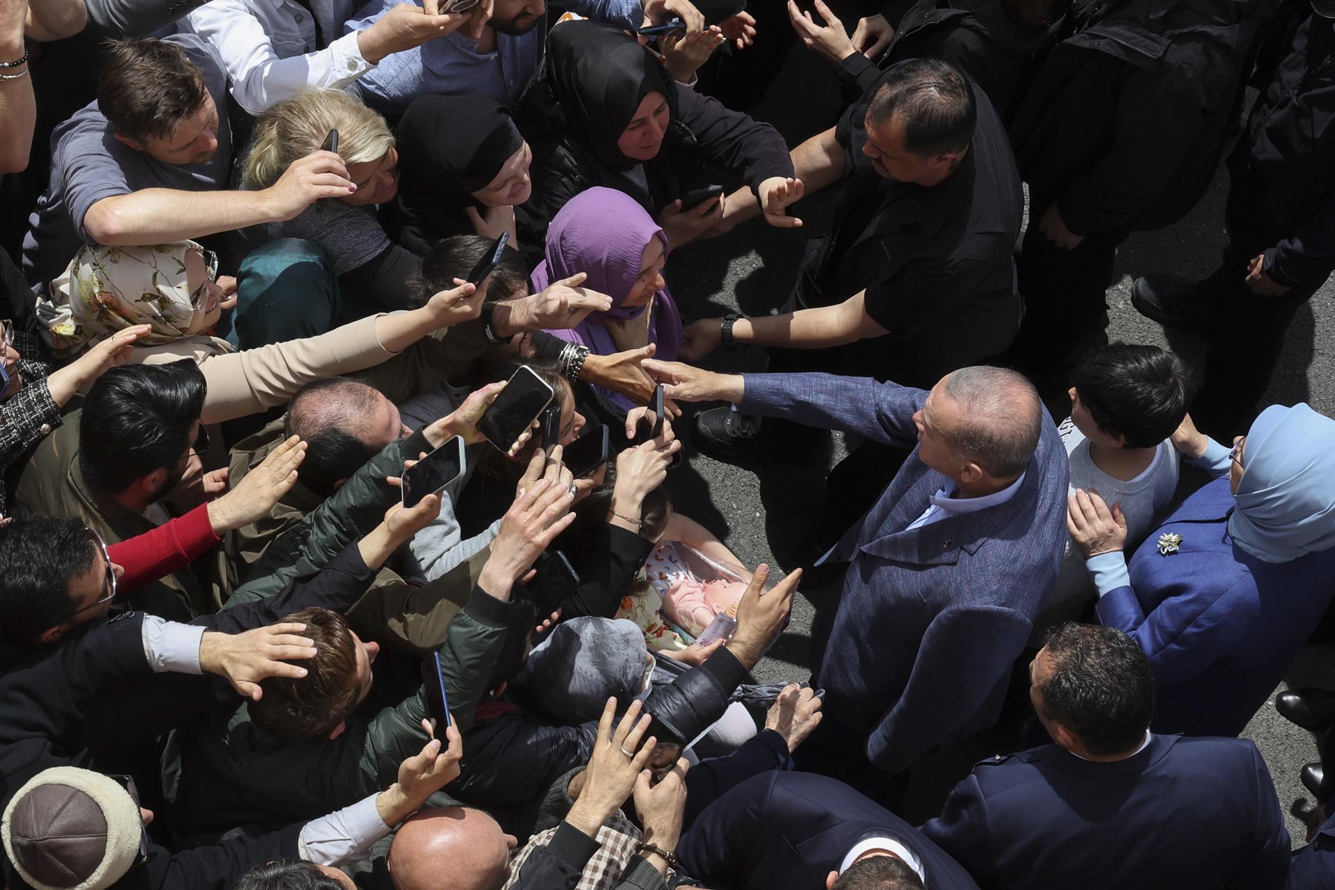 Erdogan encabeza el escrutinio de las elecciones presidenciales en Turquía