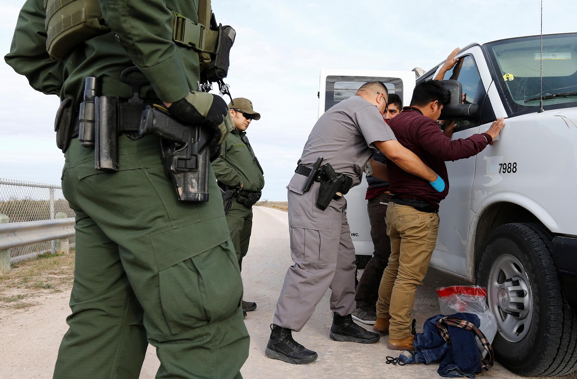 México tiene «serias preocupaciones» por inspecciones en cruce fronterizo con Texas, EEUU