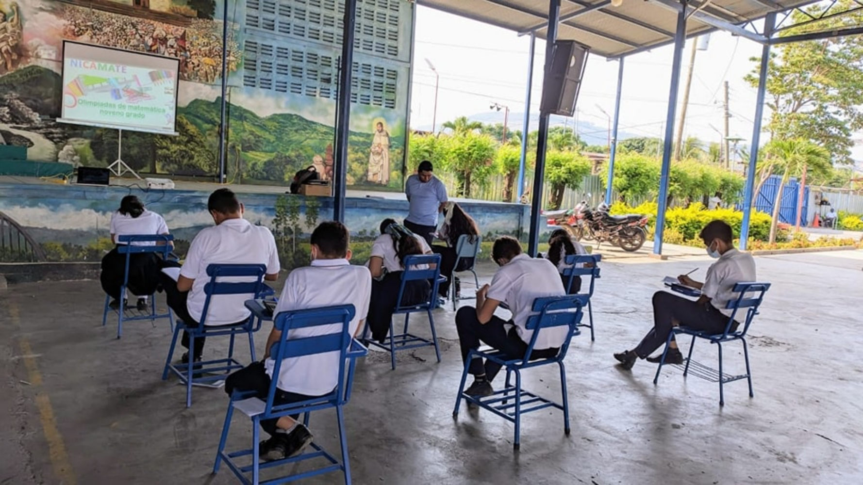 Trabajadores de colegios católicos se quedan sin sueldo con el bloqueo de cuentas a la Iglesia y hay temor de confiscación