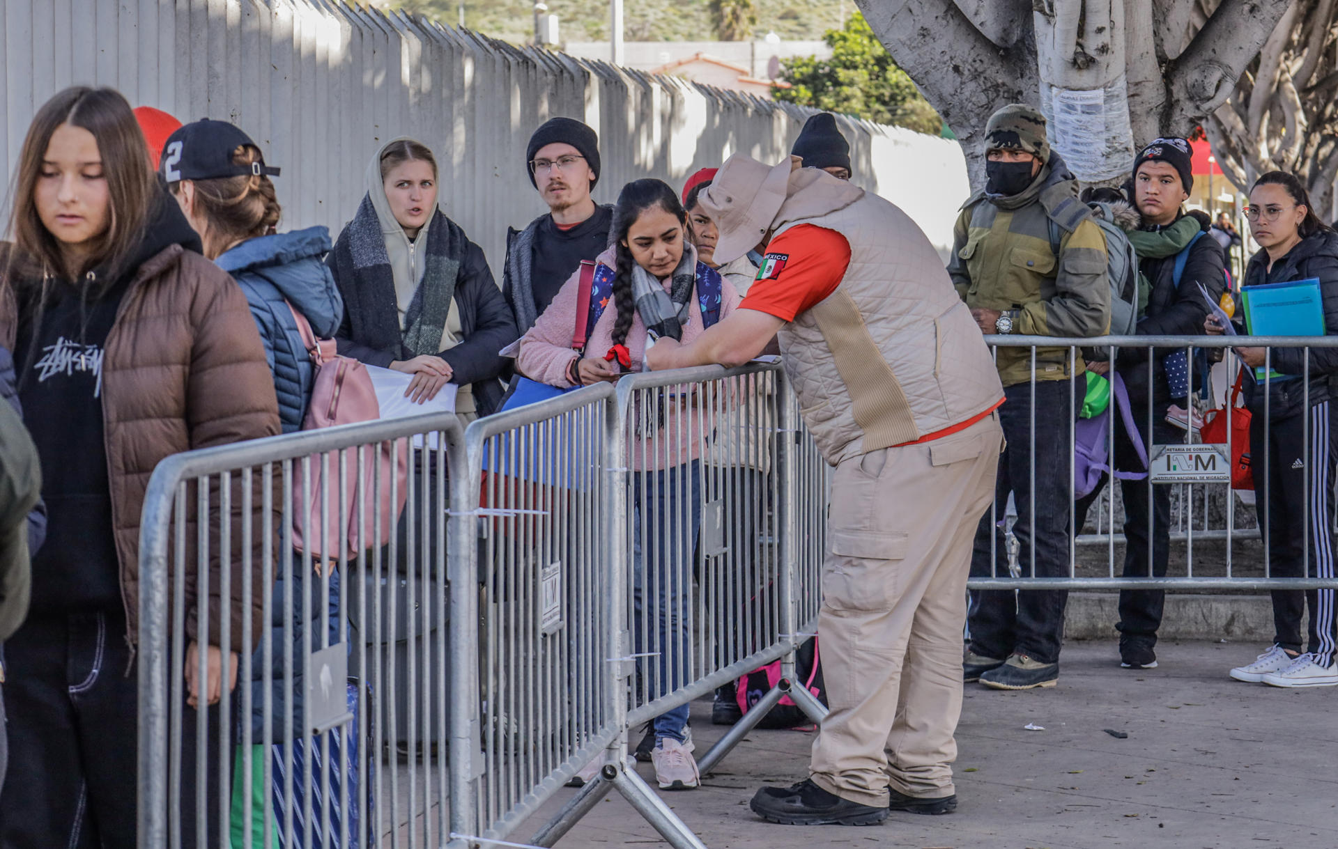 La ciudad mexicana de Tijuana busca orientar a migrantes que llegan a la frontera con EEUU