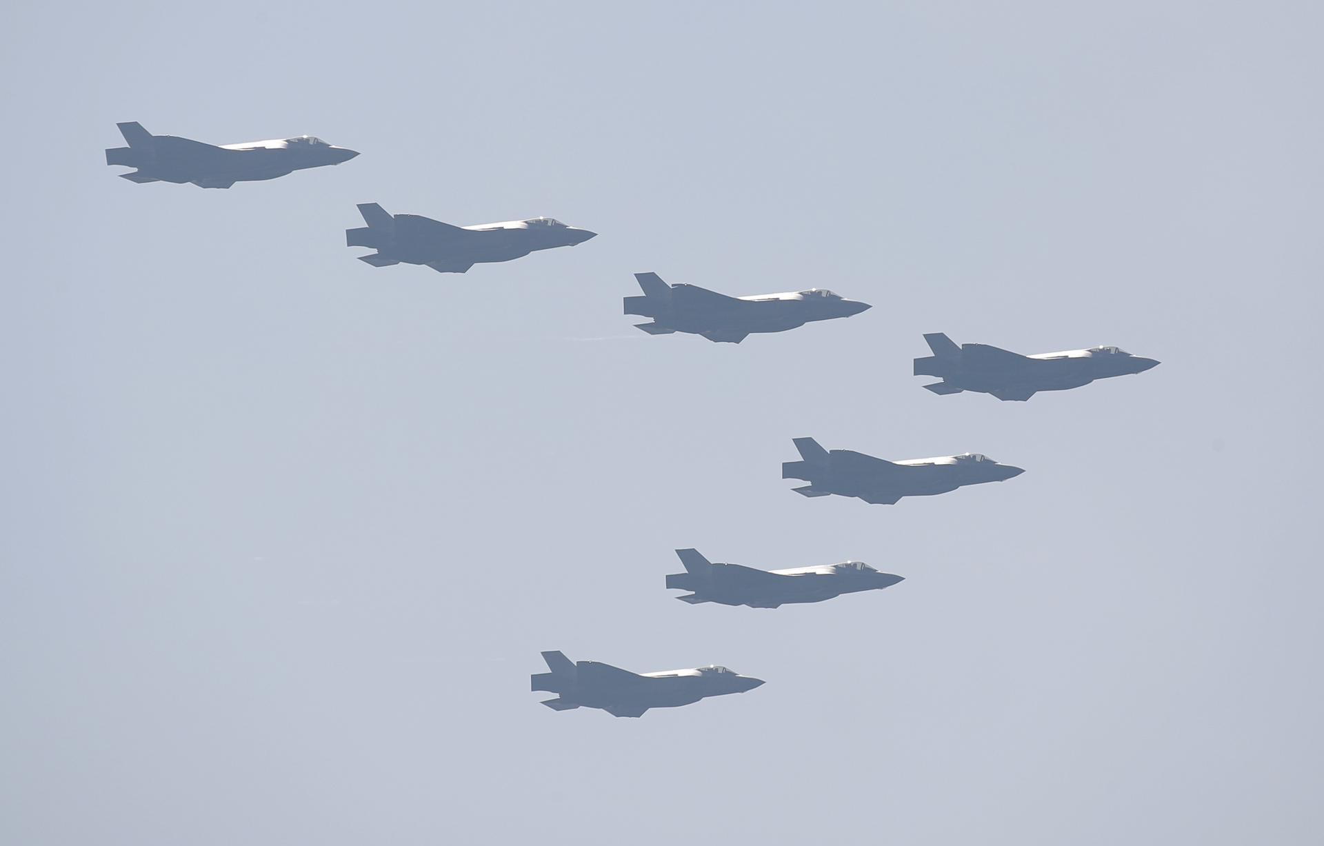 Seúl despliega cazas al detectar aviones chinos y rusos en su zona de identificación aérea