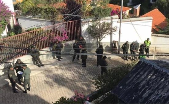México apelará a Corte Internacional por litigio en su embajada, Bolivia exige devolución de asilados