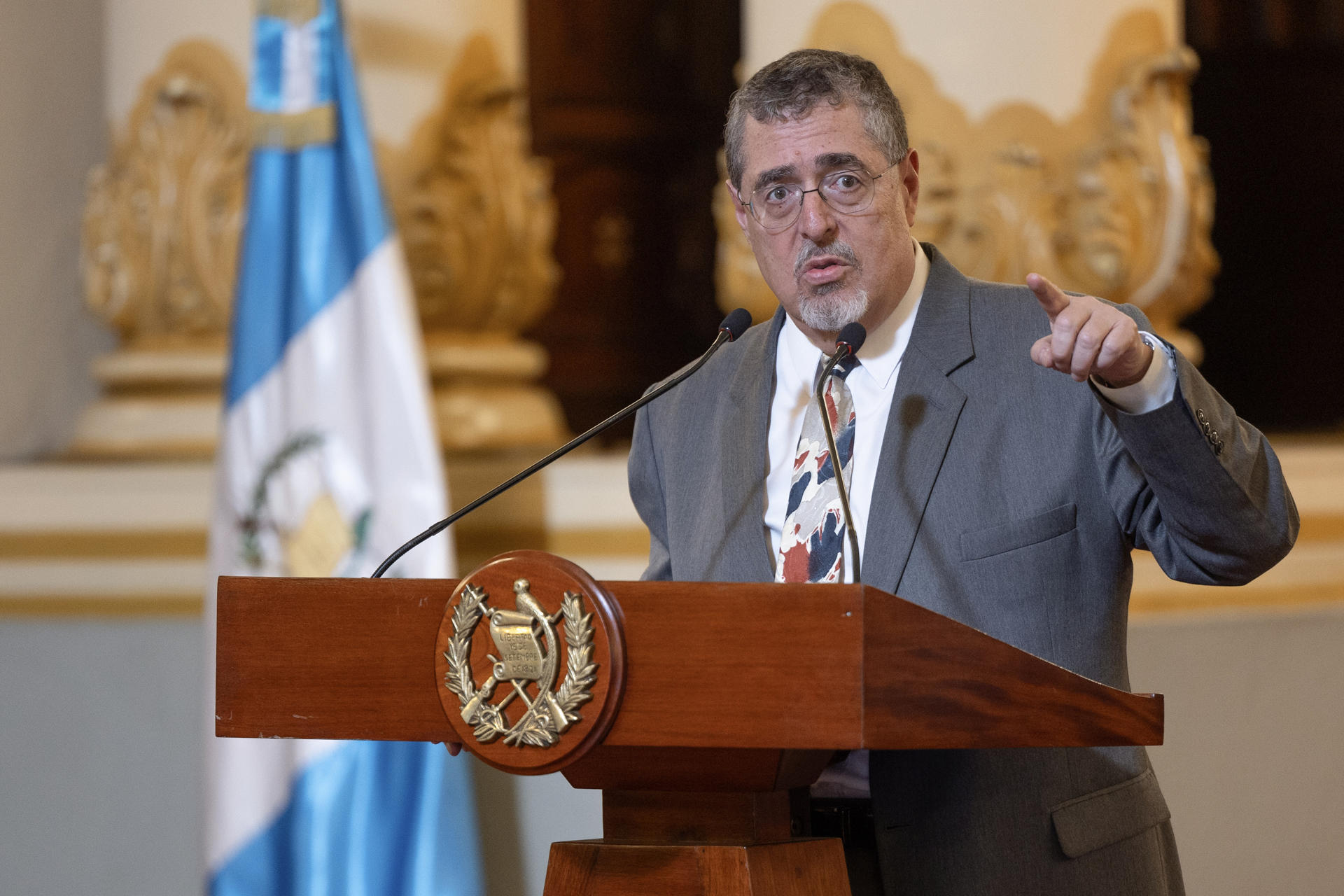 El presidente de Guatemala le desea «muchos éxitos» a Trump tras ganar las elecciones