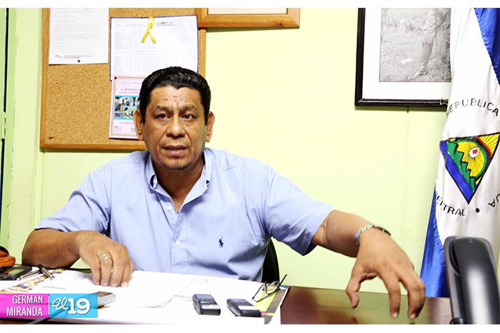 El delegado del Mined en Managua promete mejores salarios a docentes de colegios parroquiales y azuza el discurso de odio contra la Iglesia