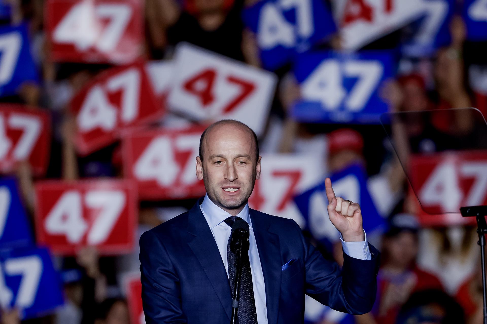 Trump ficha a Stephen Miller, ideólogo de su estrategia migratoria