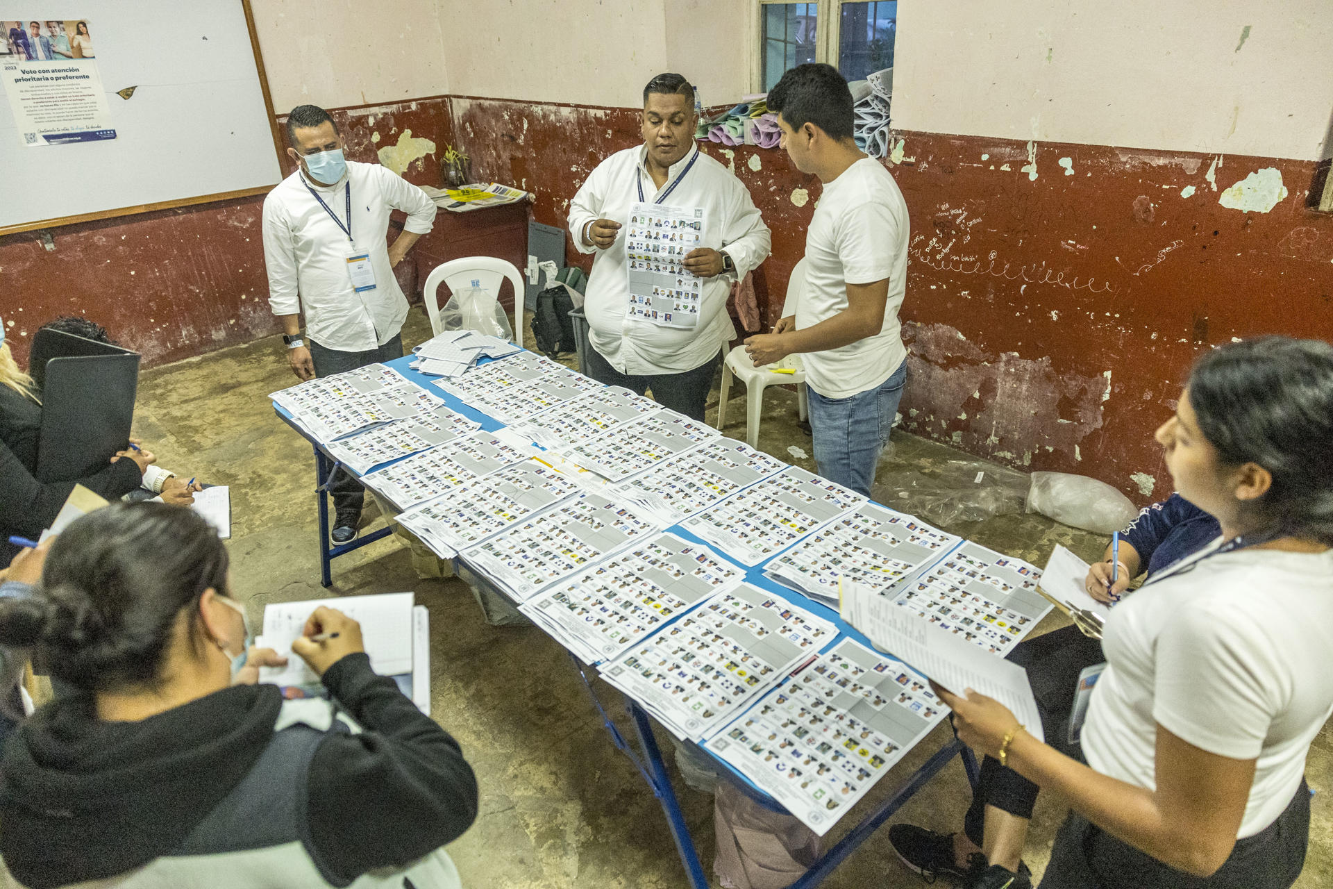 El voto nulo fue la principal opción por el «descontento» del electorado de Guatemala
