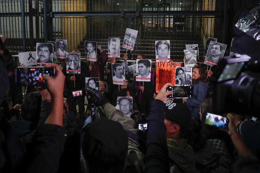 Decenas de periodistas exigen justicia por asesinatos y violencias contra gremio en México