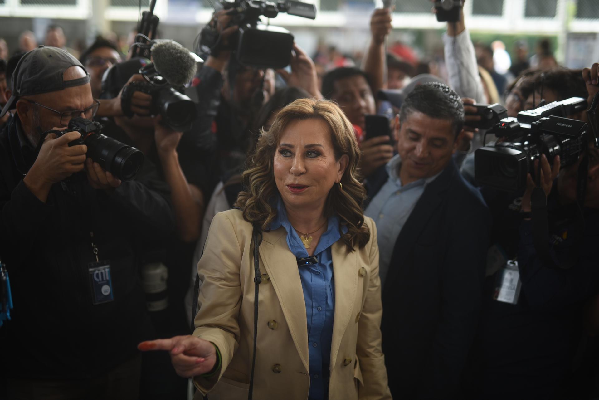 Candidatos de Guatemala esperan oficialización de resultados de cara a una segunda vuelta