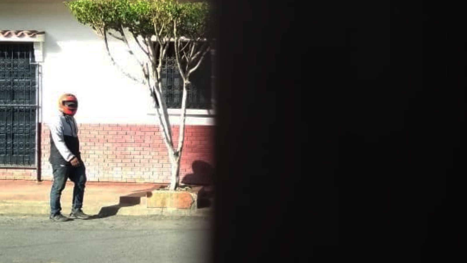 Paramilitares rodean casa de Byron Estrada en León