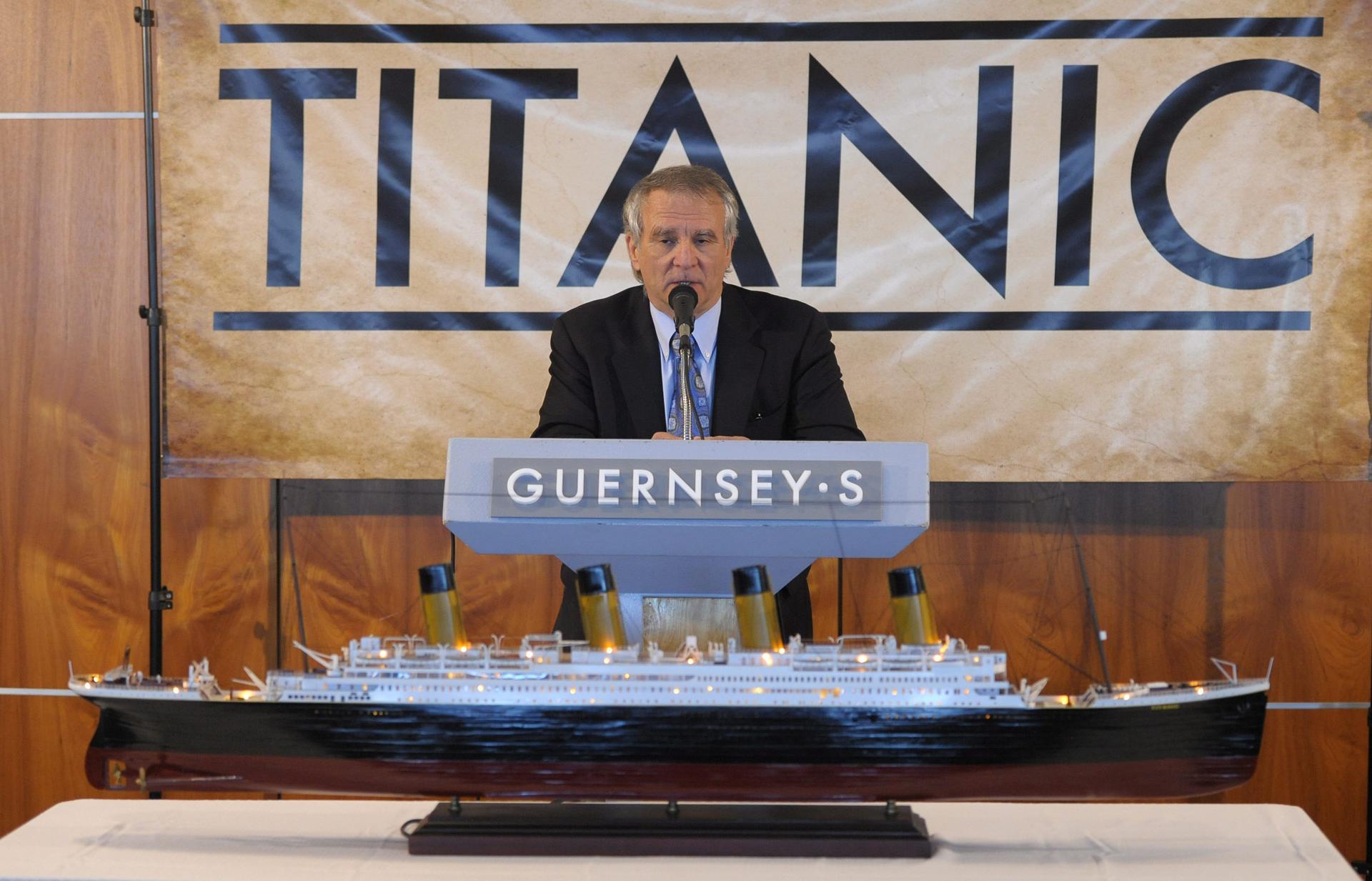 Una exposición sobre el Titanic en París recuerda la tragedia del Titan