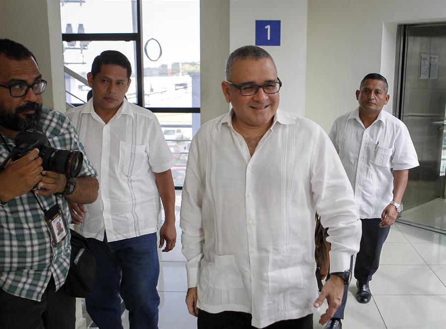 El expresidente salvadoreño Funes dice que EE.UU. da «espaldarazo» a la reelección de Bukele