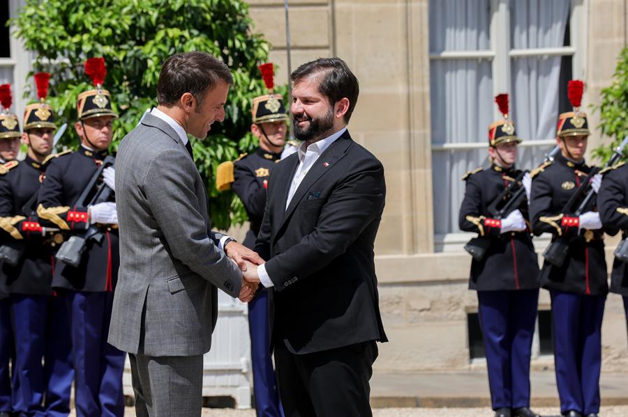 Macron agradece a Boric su condena «elocuente» de la invasión rusa de Ucrania