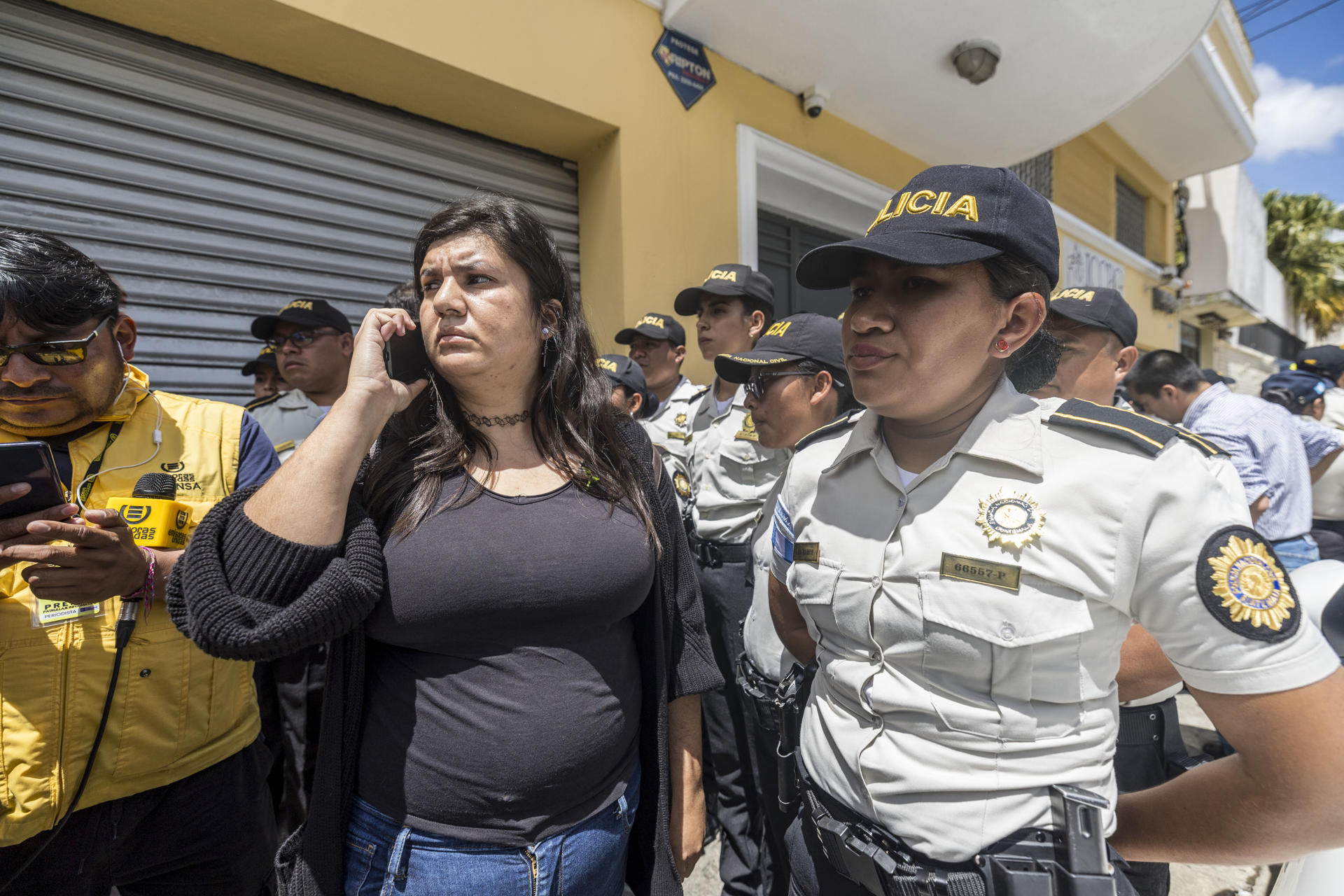 La Fiscalía de Guatemala allana la sede del partido Movimiento Semilla