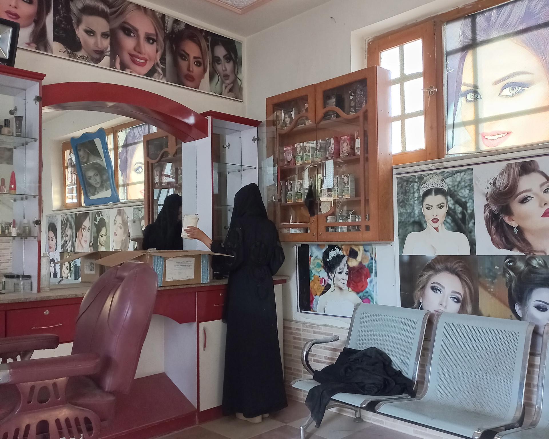 Tailbanes cierran los salones de belleza