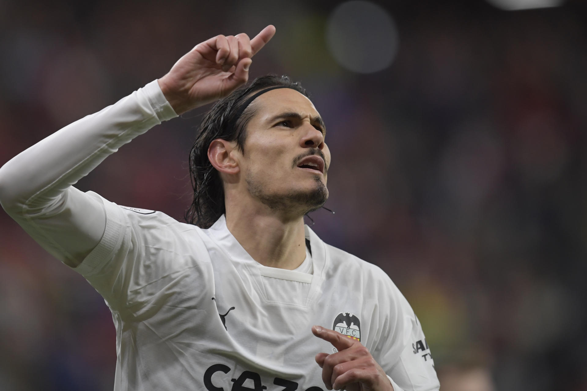 El ’10’ que lucieron Maradona, Riquelme o Tévez ahora será para Cavani