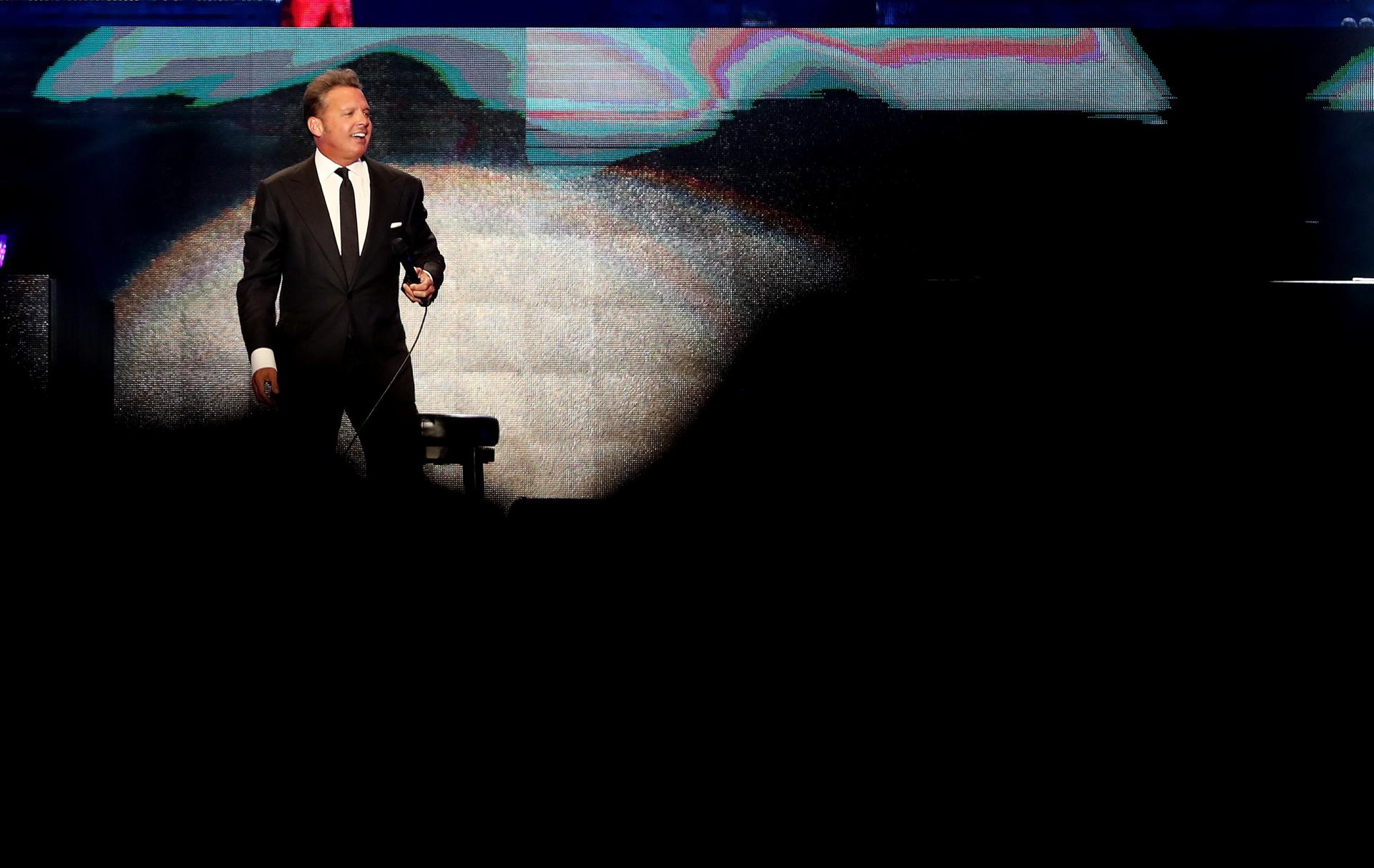 «Quién actúa, Luis Miguel o un doble?», la polémica del inicio de la gira del ‘Sol del México’