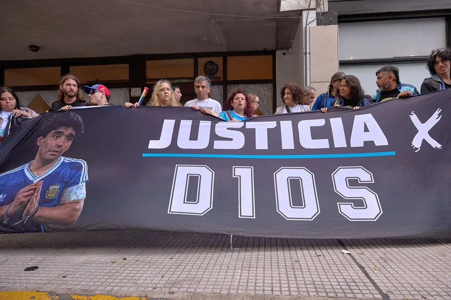 El fiscal del juicio por la muerte de Diego Maradona: «Los médicos lo abandonaron a su suerte»