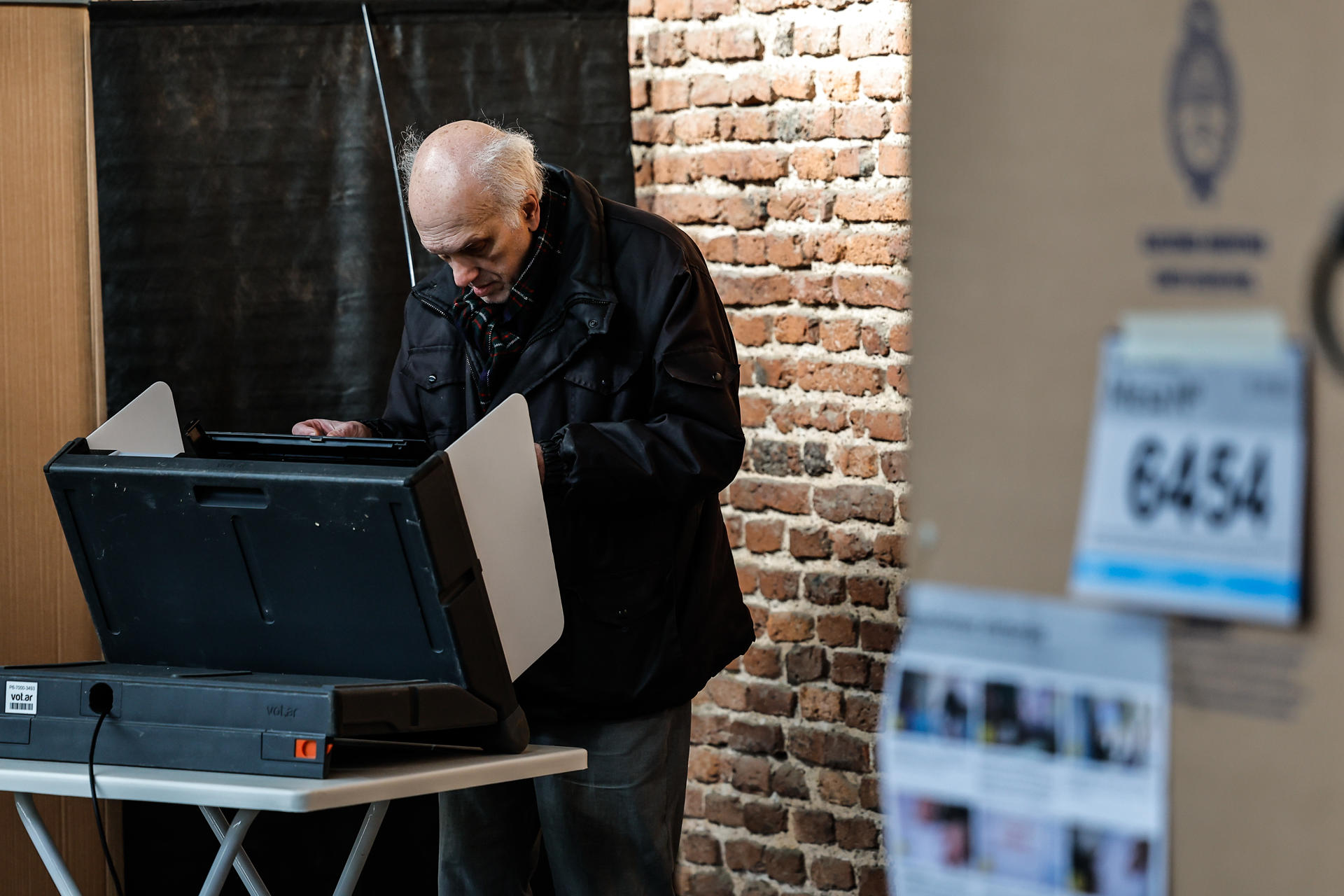 Cierran los centros de votación en toda Argentina excepto en Buenos Aires