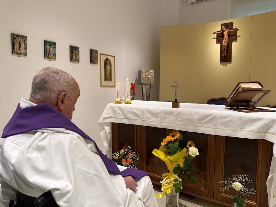 El Papa Francisco reaparece tras más de un mes de hospitalización