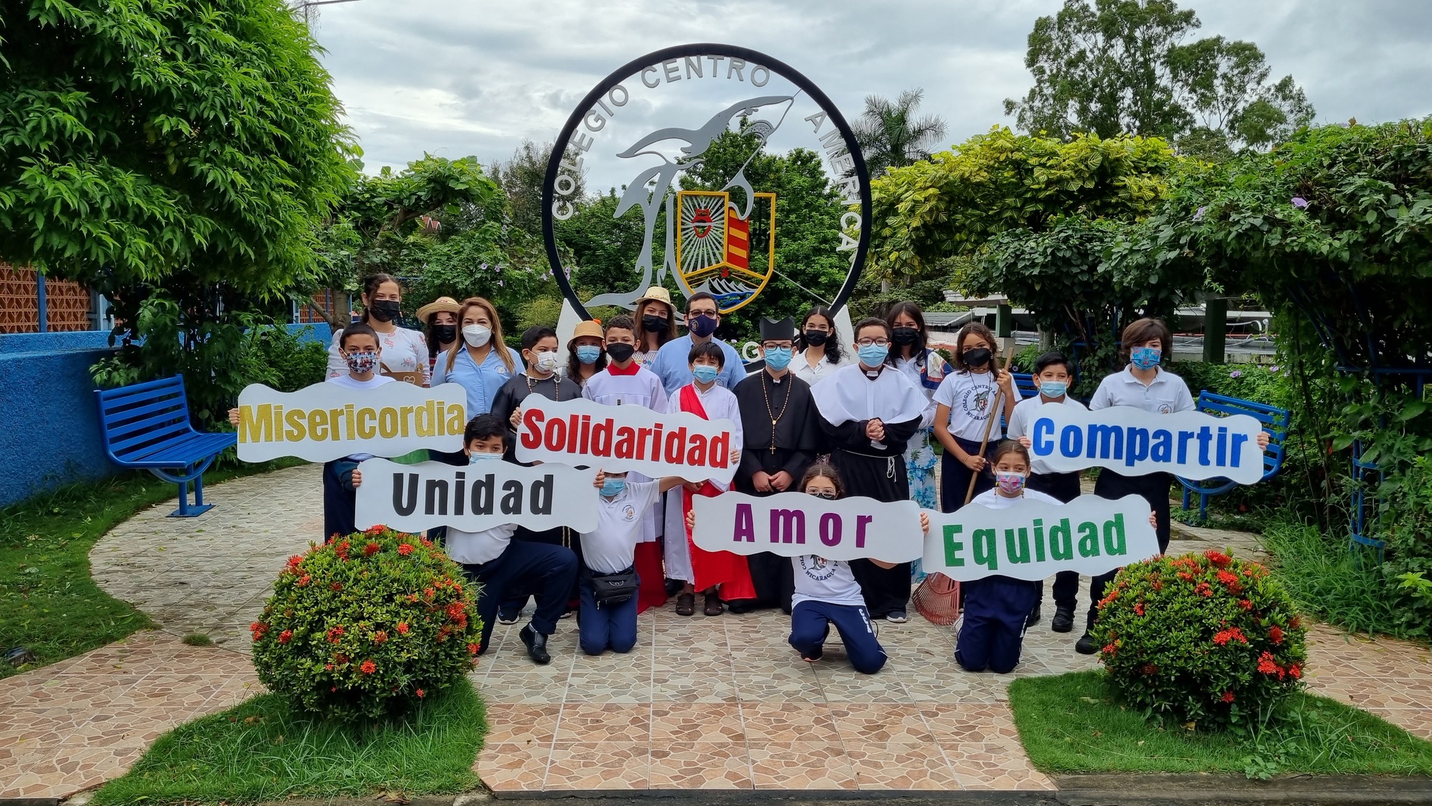 Colegio Centroamérica reitera a los padres de familia que su personería jurídica es distinta a la de la Compañía de Jesús