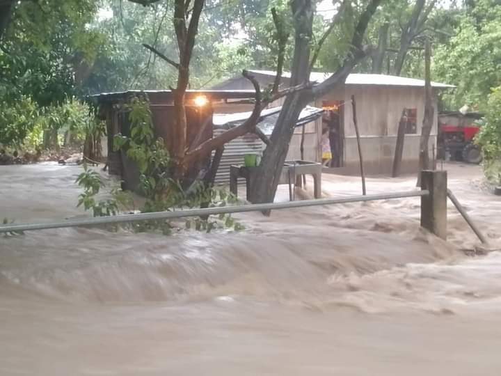 Alerta por lluvias en Nicaragua: serán 24 horas de torrenciales, tormentas y olas de hasta 2 metros
