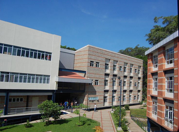 La UCA de El Salvador busca alternativas de estudio para los estudiantes afectados por la confiscación de la UCA de Nicaragua 