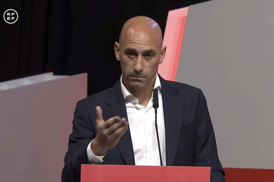 Luis Rubiales no dimite de la Federación de Fútbol: «Fue un beso espontáneo, mutuo, eufórico y consentido»