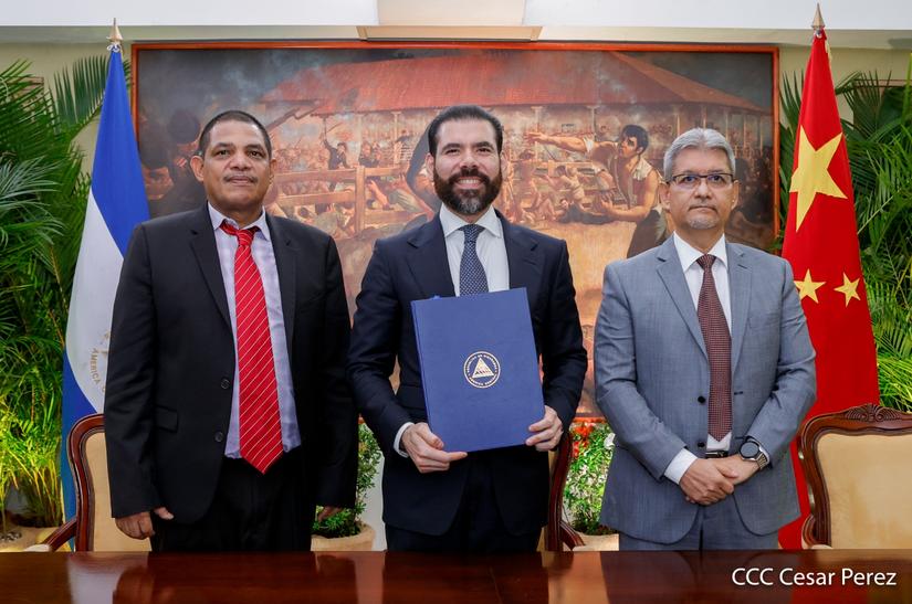 El régimen utiliza la firma del TLC con China para proyectar la imagen de Laureano Ortega Murillo