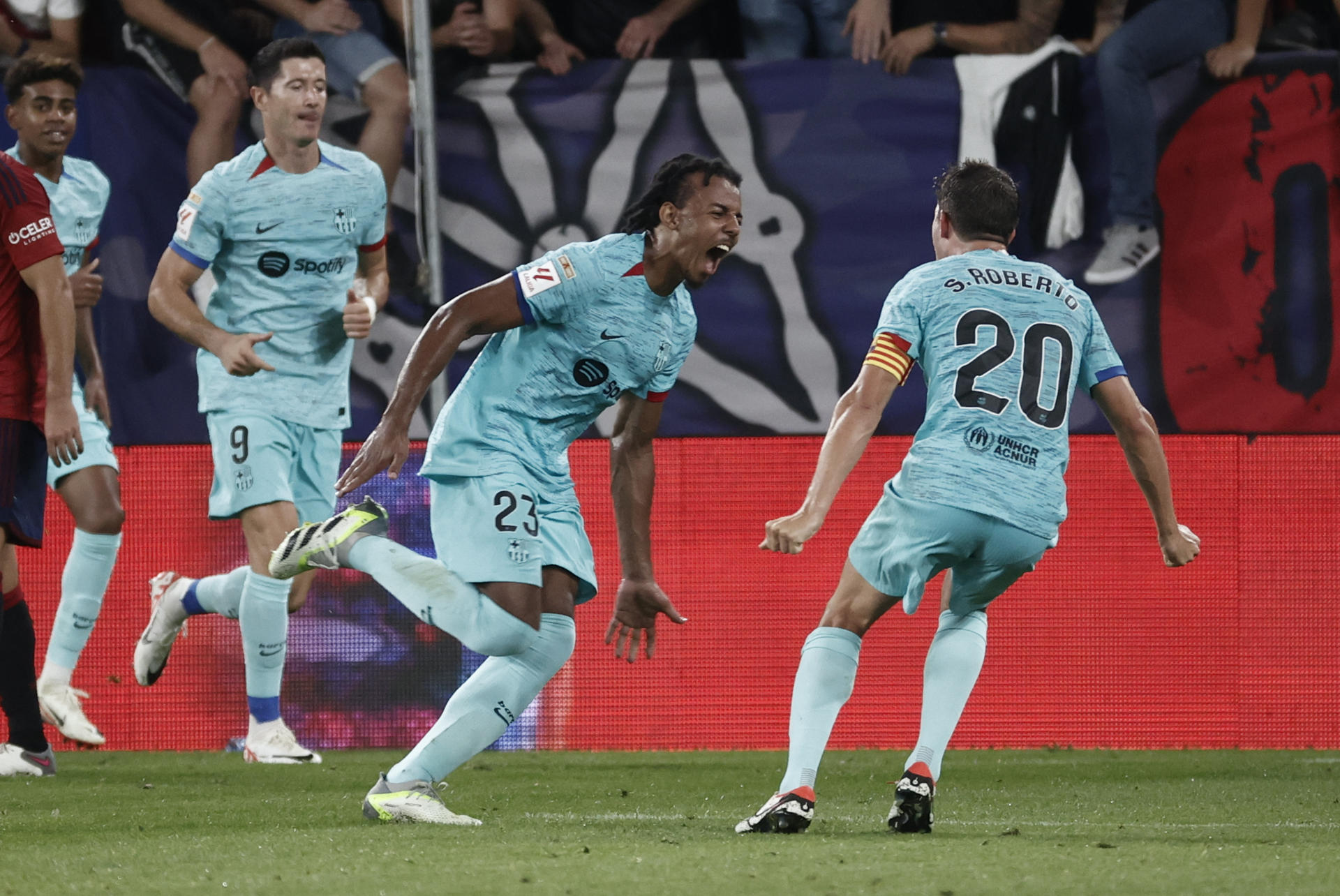 El Barcelona sufre, pero vence al Osasuna gracias a Lewandowski 