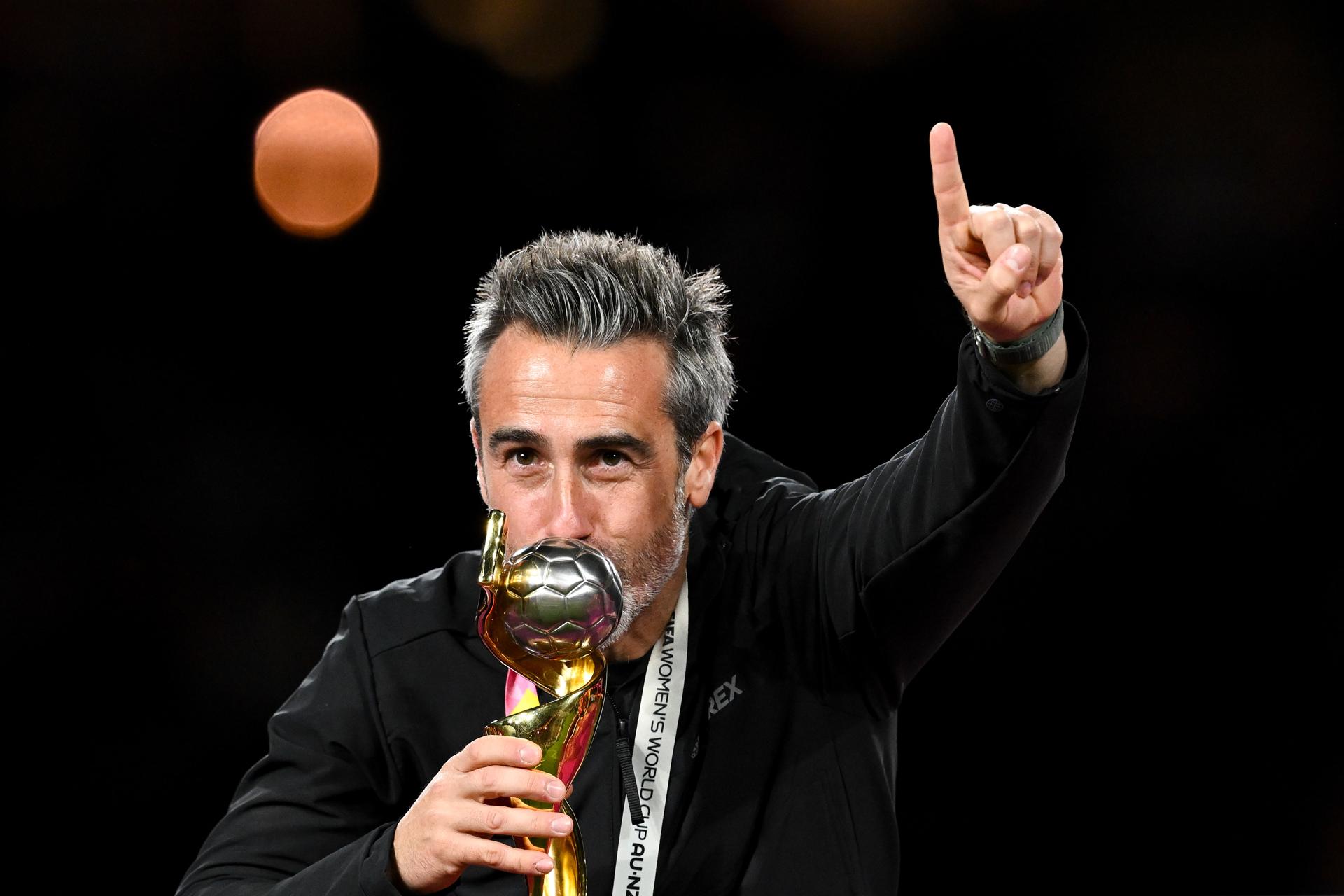 Destituyen a técnico de la selección femenina española